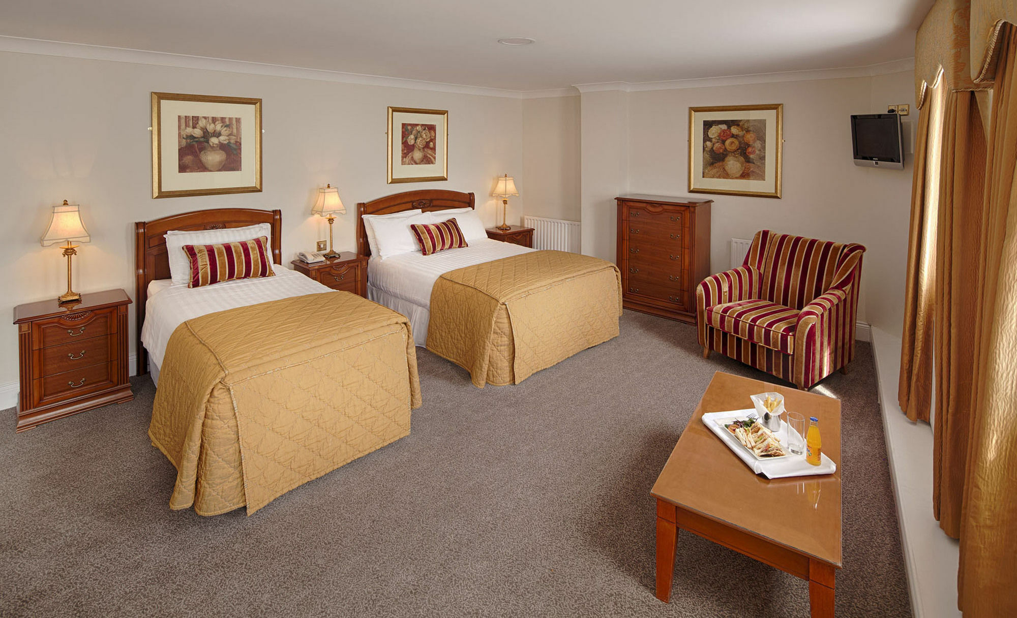 בריי The Royal Hotel & Leisure Centre מראה חיצוני תמונה